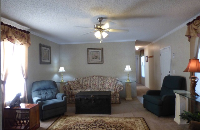 Serenity and peace only 15 miles from M.S.U., centrally located, pets considered