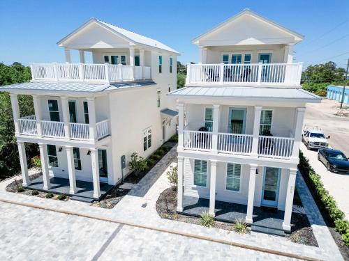 Serenity by the Sea St George Island Pool Home