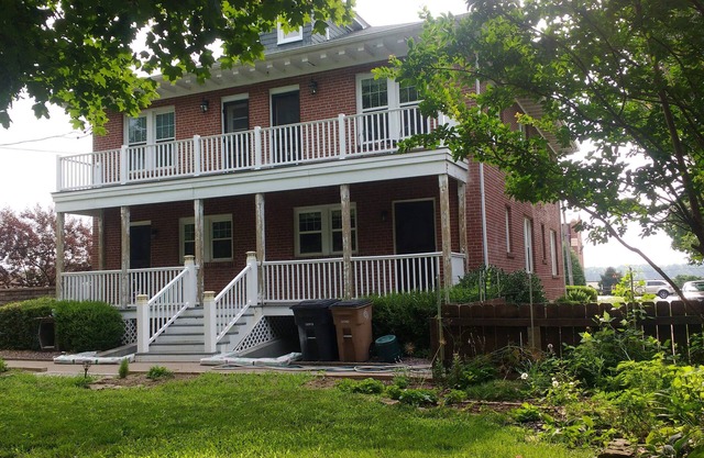 Serenity South - Gardens, River-Views, and Refreshing Space