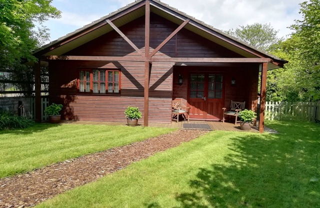 set in stunning countryside and only 1 mile from the surfing beach of Bantha