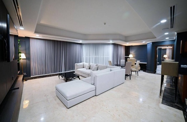 Seven Seas Hotel