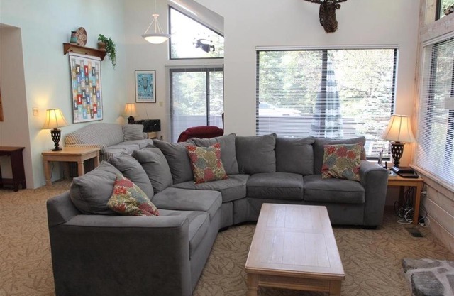 Seven Springs 3 Bedroom Standard Condo with Loft and Mountain Views! condo