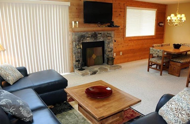 Seven Springs Sunridge 3 Bedroom Standard Condo, Pet Friendly! condo