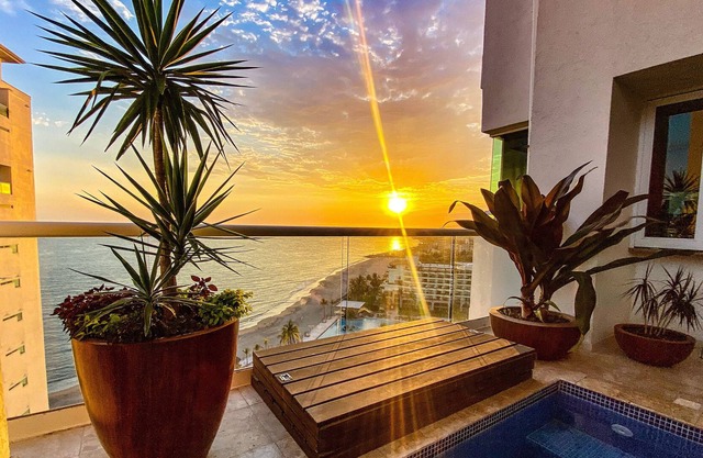 Shangri-la Penthouse! Ultimate luxury for the best deal!