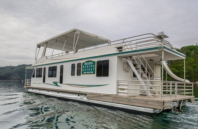 Shasta Marina at Packers Bay Mirage II Houseboat.