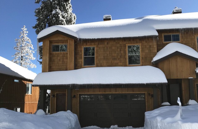 Shaver Lake Luxurious Cabin | 4 Bdrm Sleeps 8 | Stunning View