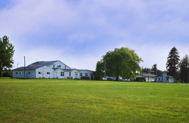 Shay Lake 3-bedroom unit and clubhouse