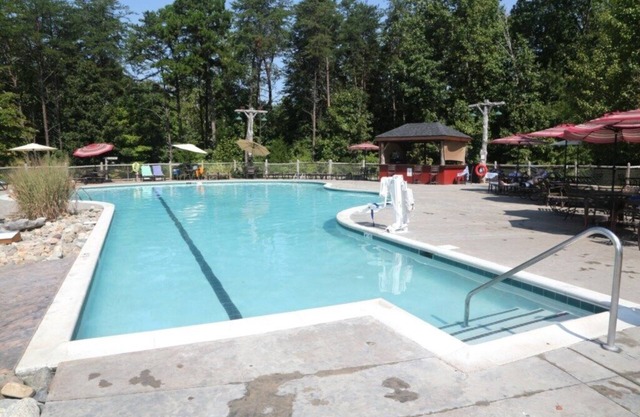 Shenandoah Crossing, Gordonsville, Virginia, 2 Bedroom Resort Cabin