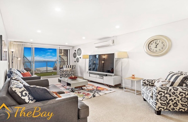 Shoal Bay Apartment one street back from the beach with water views