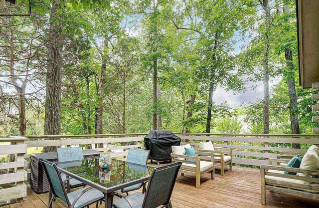Shore To Please Cabin - Lk Wylie - 22 Mins. from Carowinds - Private Dock - BBQ - Fire pit - Pets Ok