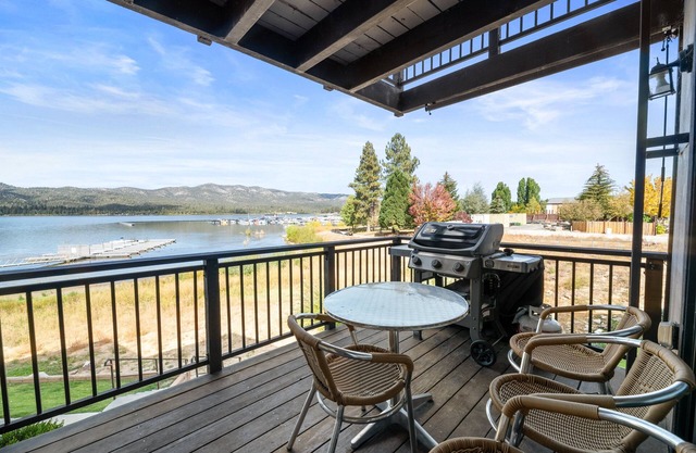Shores Lakefront Condo - Lakefront Condo, Walk to Village, Dock, Pool