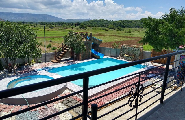 Shorestop Resort Inn