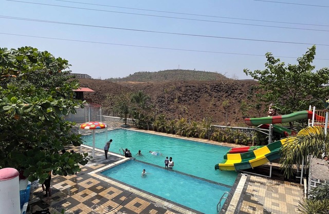 Shrubbery Palms Resort