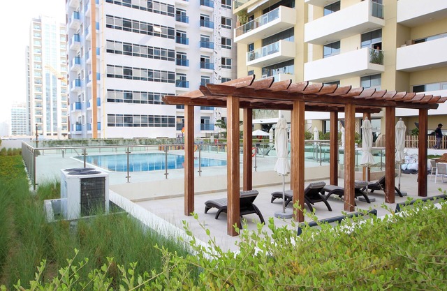 Silk Valley - Brand new 1B with pool view