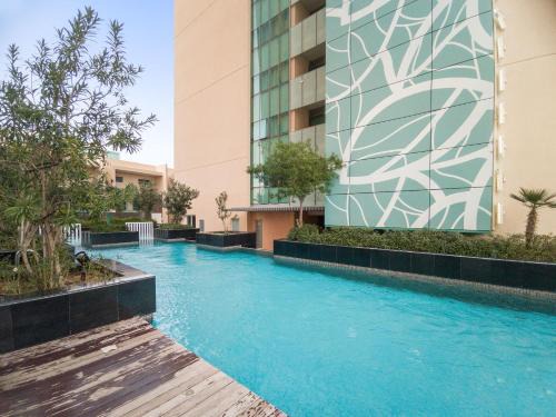 Silkhaus Modern 2BDR Near Banks of Al Rahah