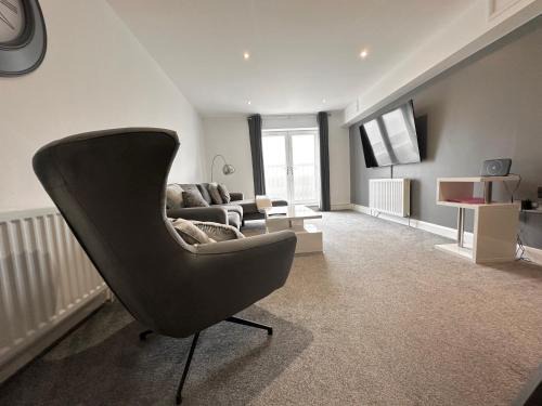 Silver Bay by VISIT CLEETHORPES - Central, Private Parking