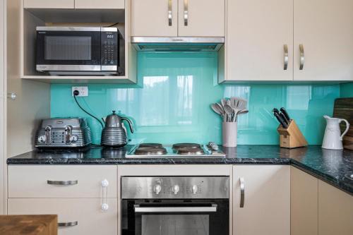 Silver Myrtle Shack - Aldinga Beach - C21 SouthCoast Holidays