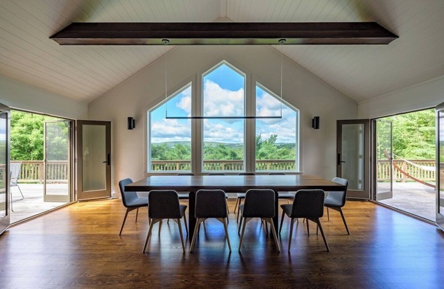 Silver Ridge: Hilltop Chalet w/Sweeping Views