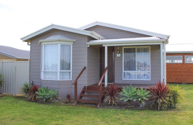Silver Seas - Plenty of space for family fun! Backyard Cricket Delight!