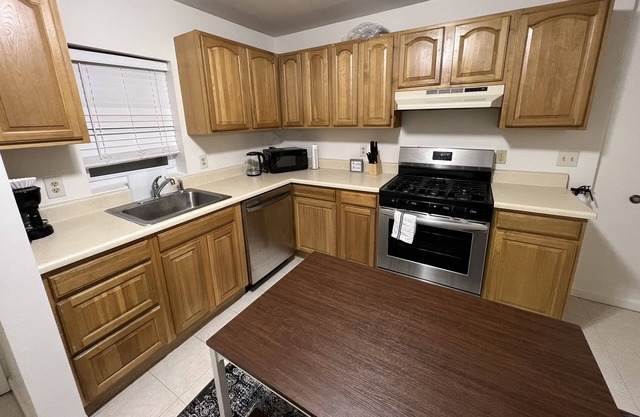 Simple and Comfortable stay 2-L