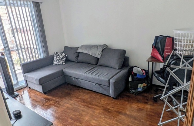 Simple, Clean,close to metro and groceries, marche atwater, canal lachine
