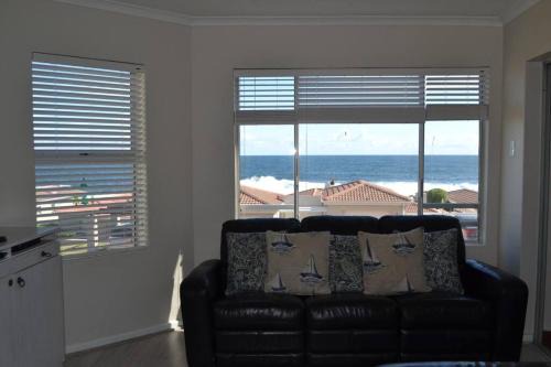 Simplicity with an ocean view 200