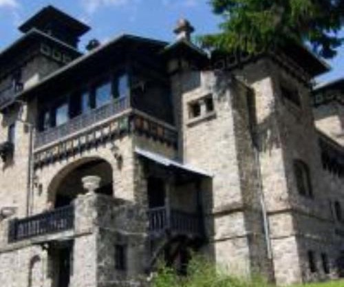 Sinaia Casa cu Farfurii