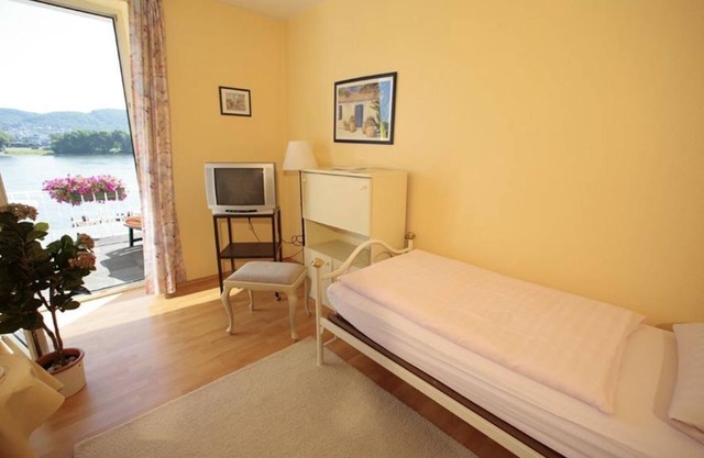 Single room with bath or shower/WC - Hotel Rhein-Residenz