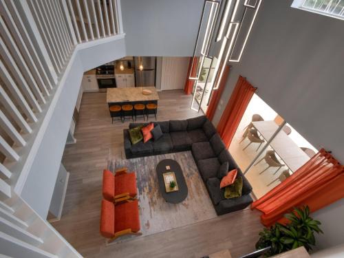 Six Bed Pool Villa in Resort -Close to Disney!