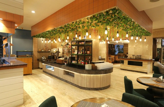 SK KLYDE GRAND HOTEL