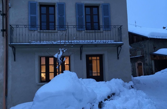 Ski in Luxury French house 800 metres from main ski lift, south facing , views