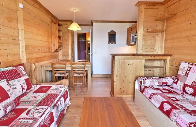 Ski-in/Ski-out Apartment at La Tania, 2BR, Sleeps 4, East Balcony, Courchevel