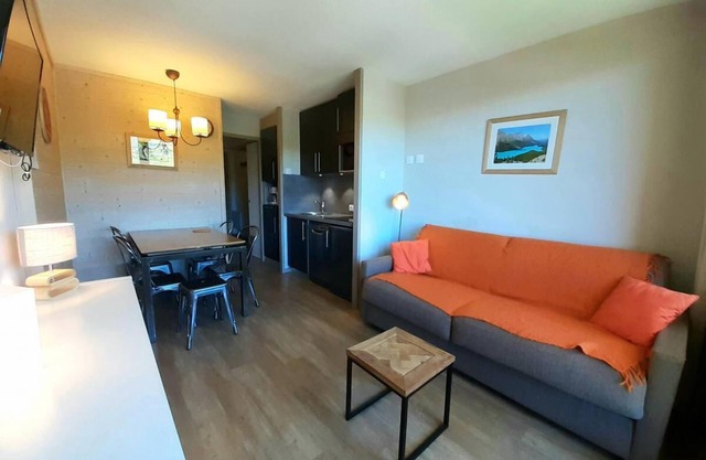 Ski-in/ski-out & foot of the slopes, 4th floor, view mountain, balcony, tv, ski locker, 23m²