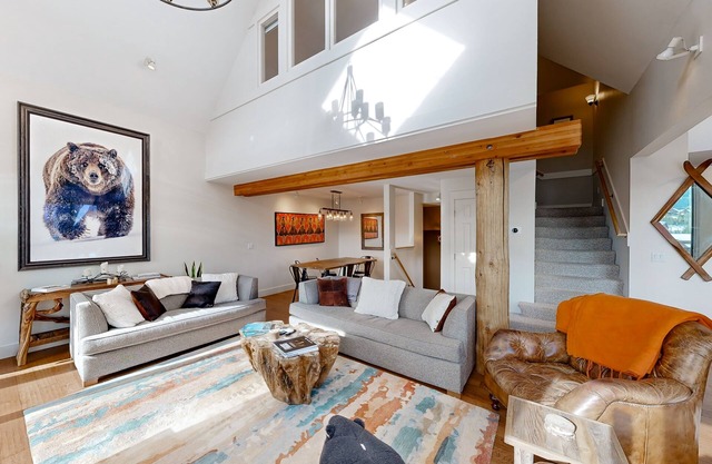 Ski-in/ski-out townhome w/private hot tub, WiFi, W/D