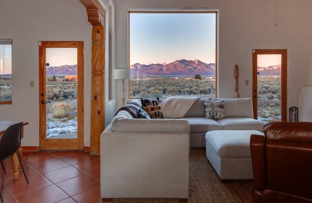 Ski Season Availability! 3 Bedroom home with 360-Degree Mountain Views