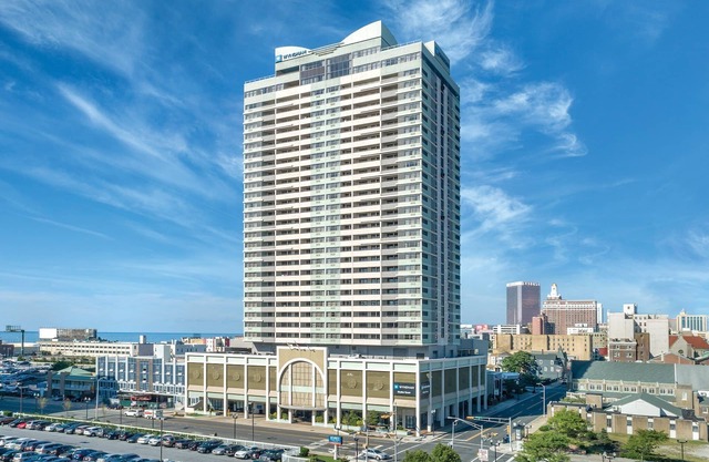 Skyline Tower 2BR/2BA Family-friendly condo