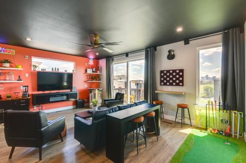 Skyline Views Nashville Townhome 3 Mi to Broadway