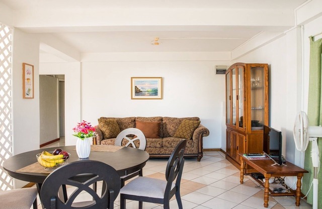 Skylite- Cozy Private Apartment, In A Secure Setting, Near Golf, Town and Beach