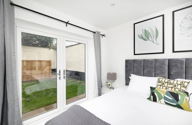 Skyvillion -vineyard Court- Enfield 1-bed Wgarden