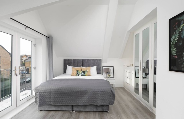 Skyvillion -vineyard Court- Enfield 1bed Wbalcony