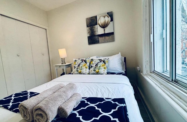 Sleek And Comfortable Space