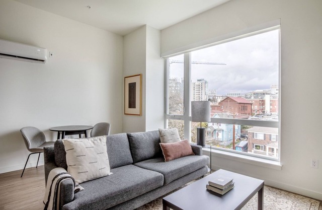 Sleek First Hill 1BR w/Gym, BBQ & Lounge, nr soccer field, by Blueground