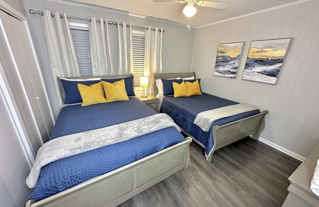Sleep 6! Close to MSU, Downtown, & Shops