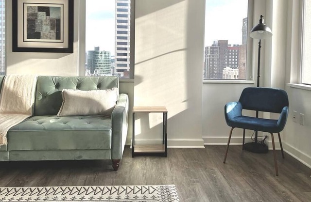 Sleepover: Lavish 1BD/1BA + City Views - Downtown KC