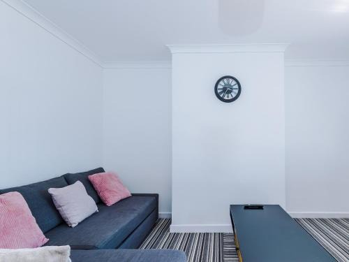 Sleeps 10-5 Beds-Parking-Contractors Stay-Fast WiFi