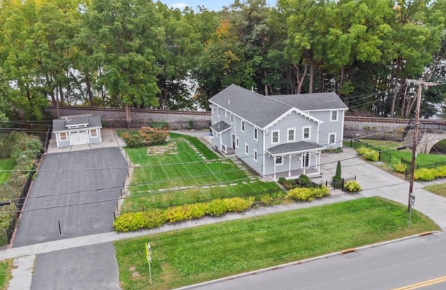 Sleeps 13 | Seneca Wine Trail | Near Seneca & Cayuga Lake