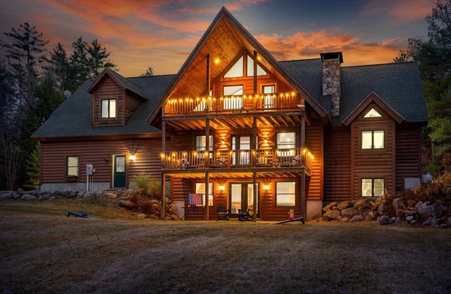 Sleeps 16 | Hot Tub | Game Room | Fire Pit |3750SF
