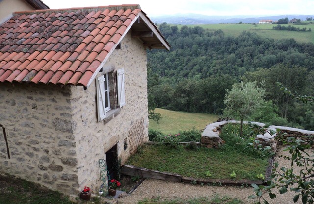 Small stone house near the village of AGNAC (15km from CONQUES)