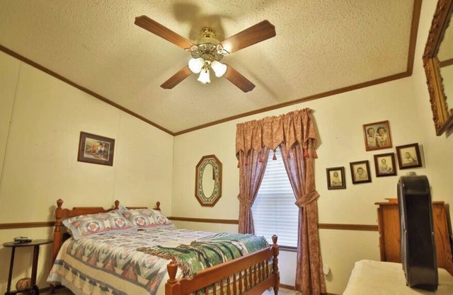 Small studio apartment on Grand Lake