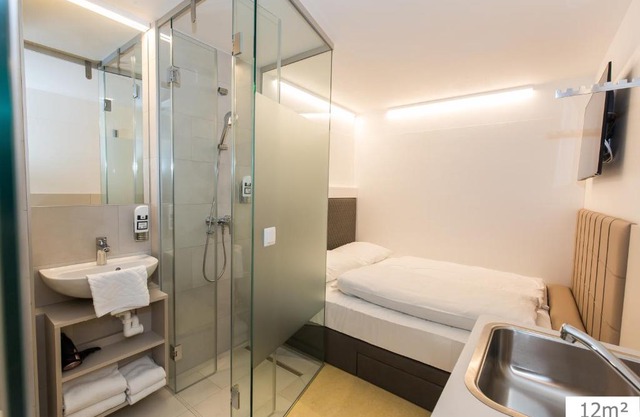 Smart Nano Living - Wien Hauptbahnhof - self check-in